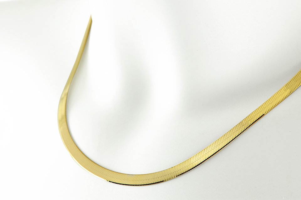 girocollo-oro-particolare